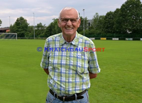 Saison 21/22 Mannschaftsfoto SV Adelshofen 09.07.2021 (© Siegfried Lörz)