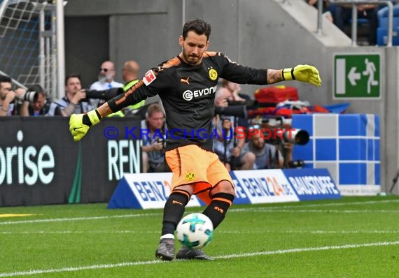 1.BL - 17/18 - TSG 1899 Hoffenheim vs. Bor. Dortmund (© Kraichgausport / Loerz)