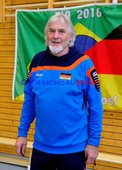 Sitz-Volleyball Nationalmannschaft Training mit Rudi Sonnenbichler am 28.02.2016 (© Siegfried)