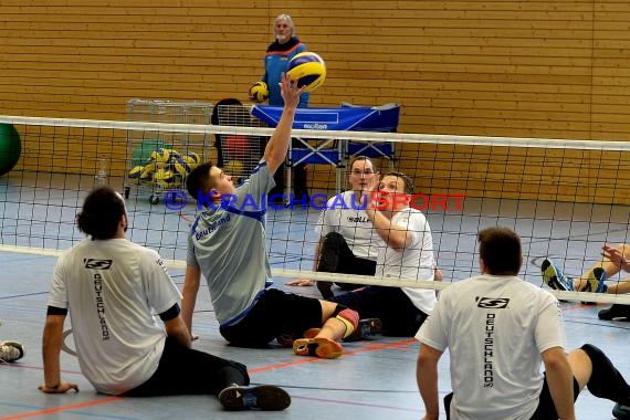 Sitz-Volleyball Nationalmannschaft Training mit Rudi Sonnenbichler am 28.02.2016 (© Siegfried)