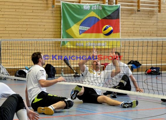 Sitz-Volleyball Nationalmannschaft Training mit Rudi Sonnenbichler am 28.02.2016 (© Siegfried)