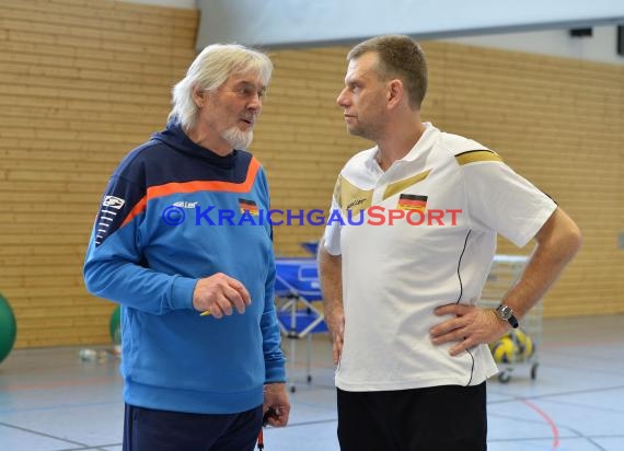 Sitz-Volleyball Nationalmannschaft Training mit Rudi Sonnenbichler am 28.02.2016 (© Siegfried)