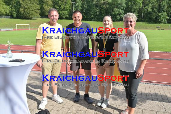 TV-Eppingen-Leichtathletik-Dreisprung-Empfang-für-Deutsche-Meisterin-im-Dreisprung-Aliena-Heinzmann (© Siegfried Lörz)