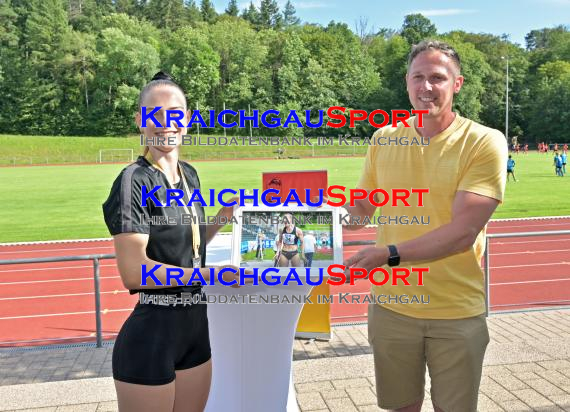 TV-Eppingen-Leichtathletik-Dreisprung-Empfang-für-Deutsche-Meisterin-im-Dreisprung-Aliena-Heinzmann (© Siegfried Lörz)