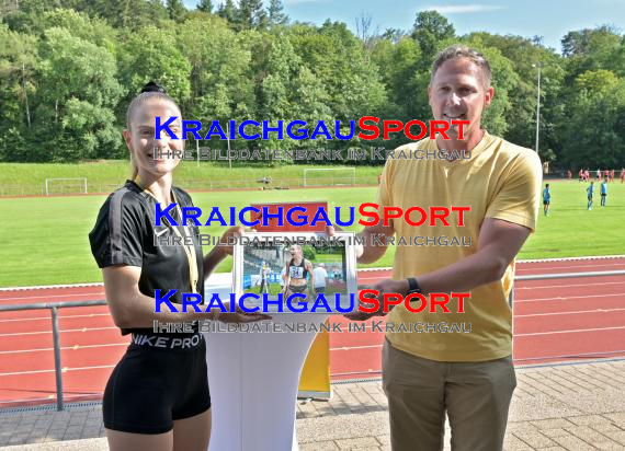 TV-Eppingen-Leichtathletik-Dreisprung-Empfang-für-Deutsche-Meisterin-im-Dreisprung-Aliena-Heinzmann (© Siegfried Lörz)