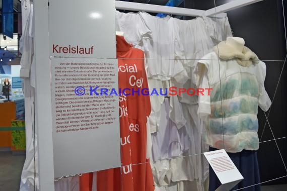 Klima-Arena Sinsheim Ausstellung use-less Pressekonferenz (© Siegfried Lörz)