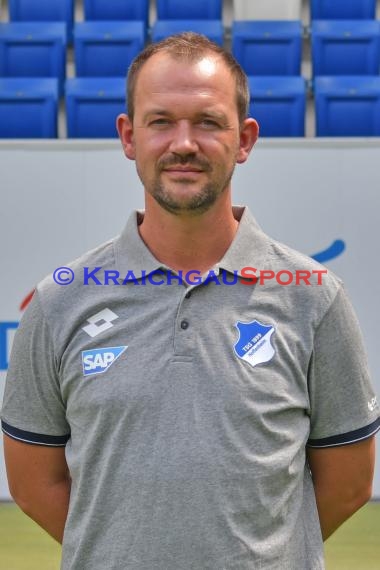 1.BL - 18/19 - TSG 1899 Hoffenheim - Mannschaftsfoto (© Kraichgausport / Loerz)