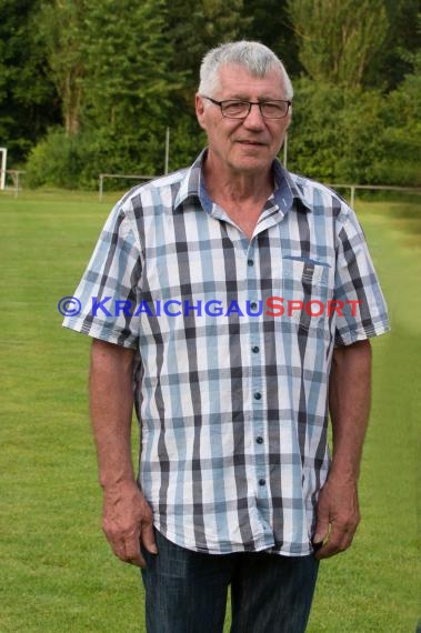 Fussball Regional Saison 2016/17 Spieler-Trainer-Funktinäre (© Fotostand / Loerz)