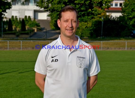 Fussball Regional Saison 2016/17 Spieler-Trainer-Funktionäre (© Fotostand / Loerz)